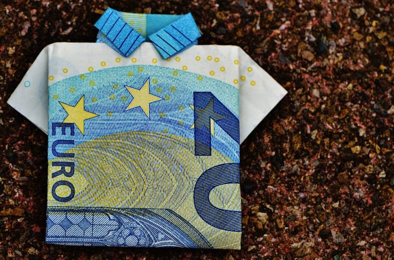 Poročilo o mladinskem delu in financiranju mladinskega sektorja na lokalni ravni