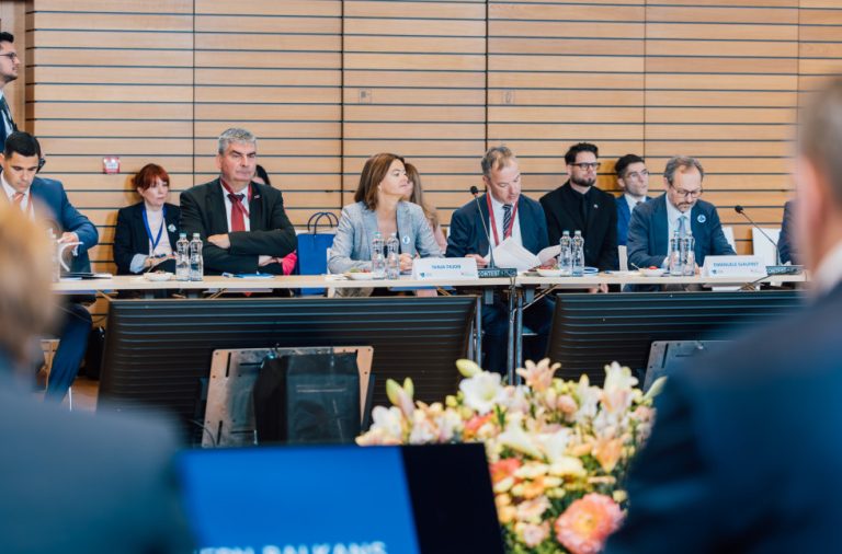 Evropska perspektiva mora biti za ljudi bolj oprijemljiva že pred članstvom